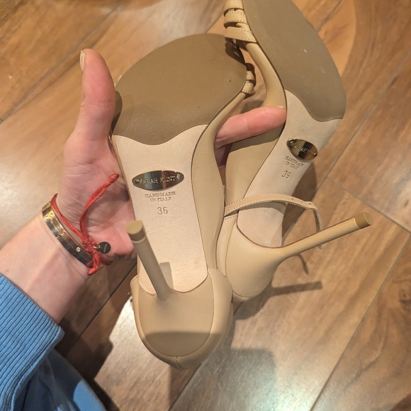 Size 6 shoes - Picture 12 of 16